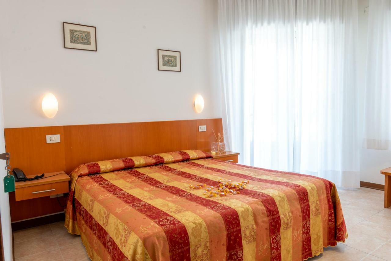 Hotel Nettuno Caorle Ngoại thất bức ảnh