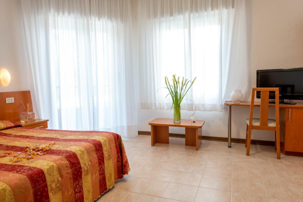 Hotel Nettuno Caorle Ngoại thất bức ảnh