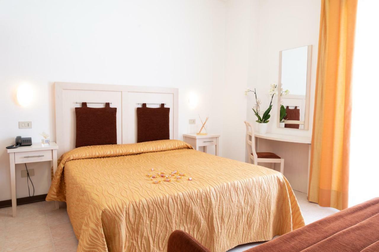 Hotel Nettuno Caorle Ngoại thất bức ảnh